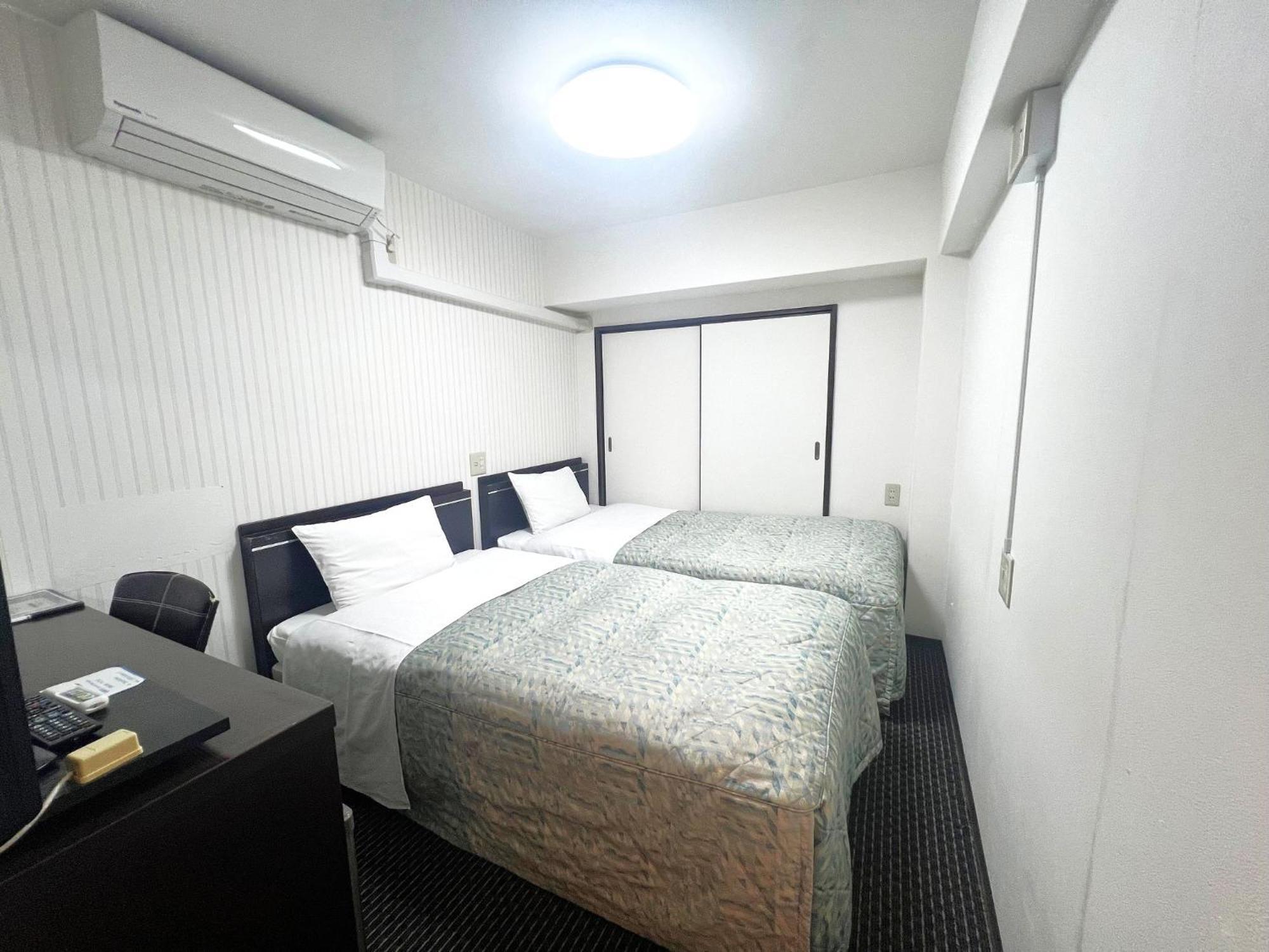 Twin Room - Non-Smoking