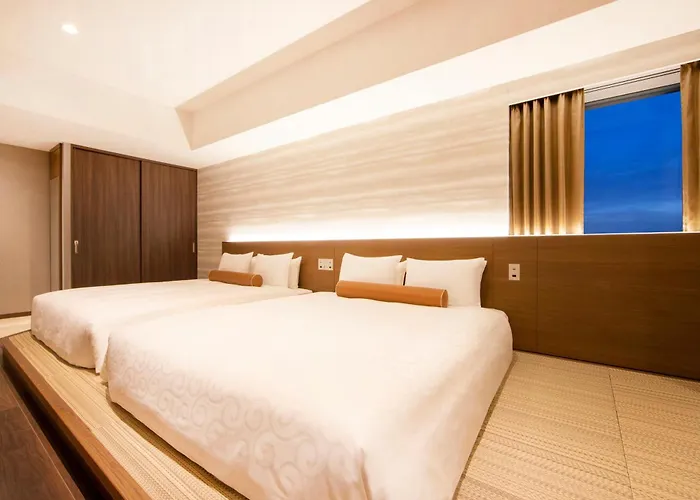 Central hotel: Karaksa Hotel Grande Shin-Osaka Tower